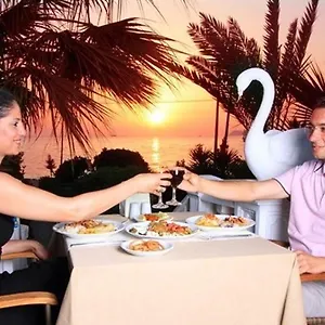 Sun & Sea Beach Otel Turgutreis