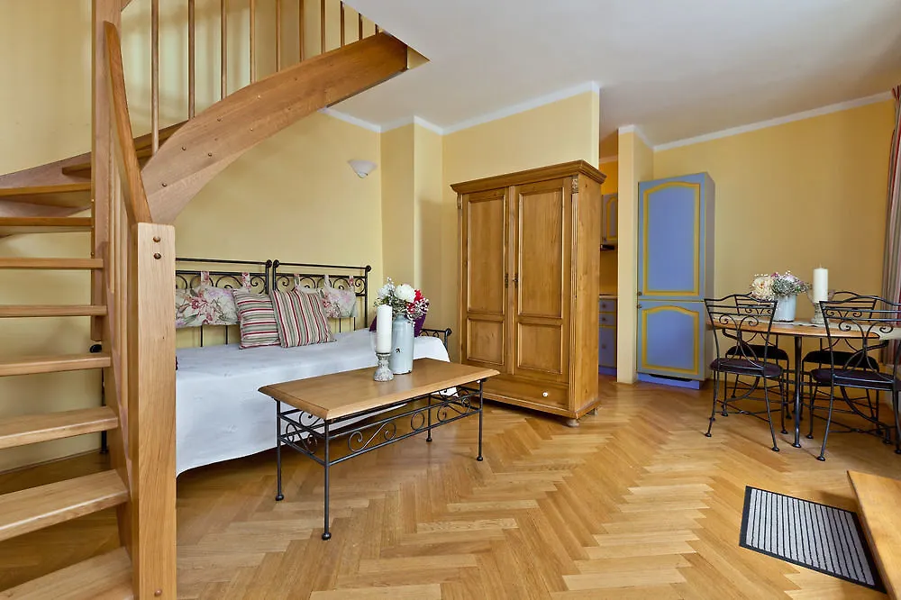 Black Star Suites Prague 4*,