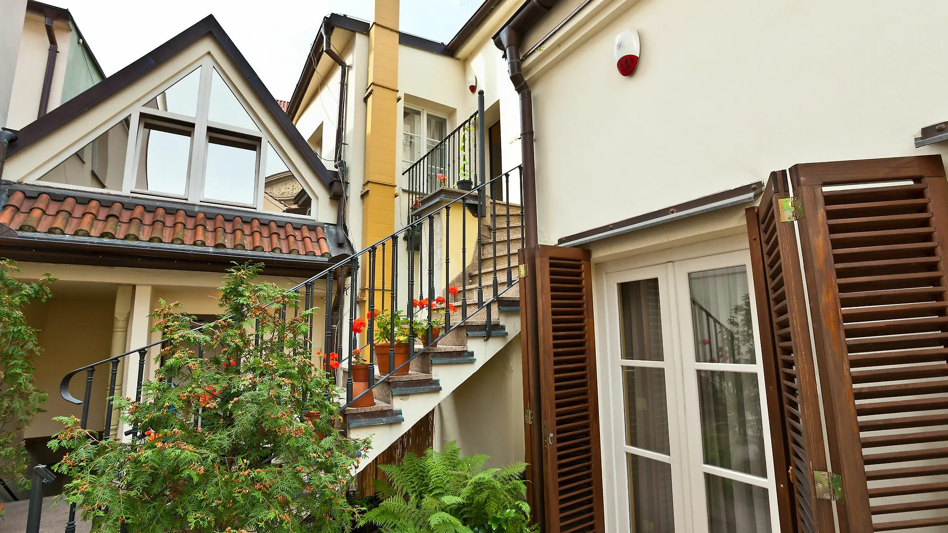 Black Star Suites Prague 4*,